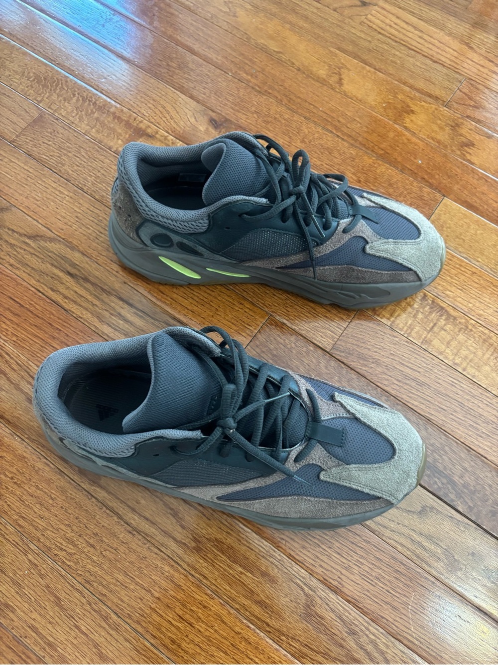 Gray Athletic Sneakers with Neon Accent